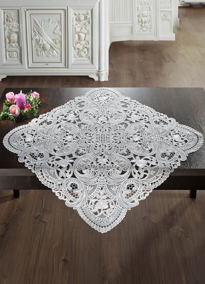 Bords- och rumsdekoration gjord av &auml;kta Plauenspets 