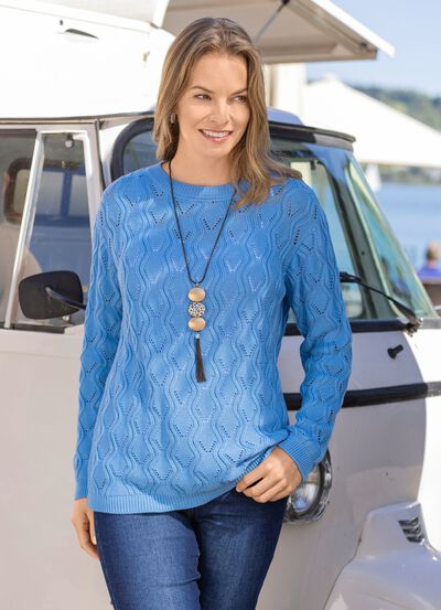 Tr&ouml;ja med f&ouml;rl&auml;ngande v&aring;gm&ouml;nster 