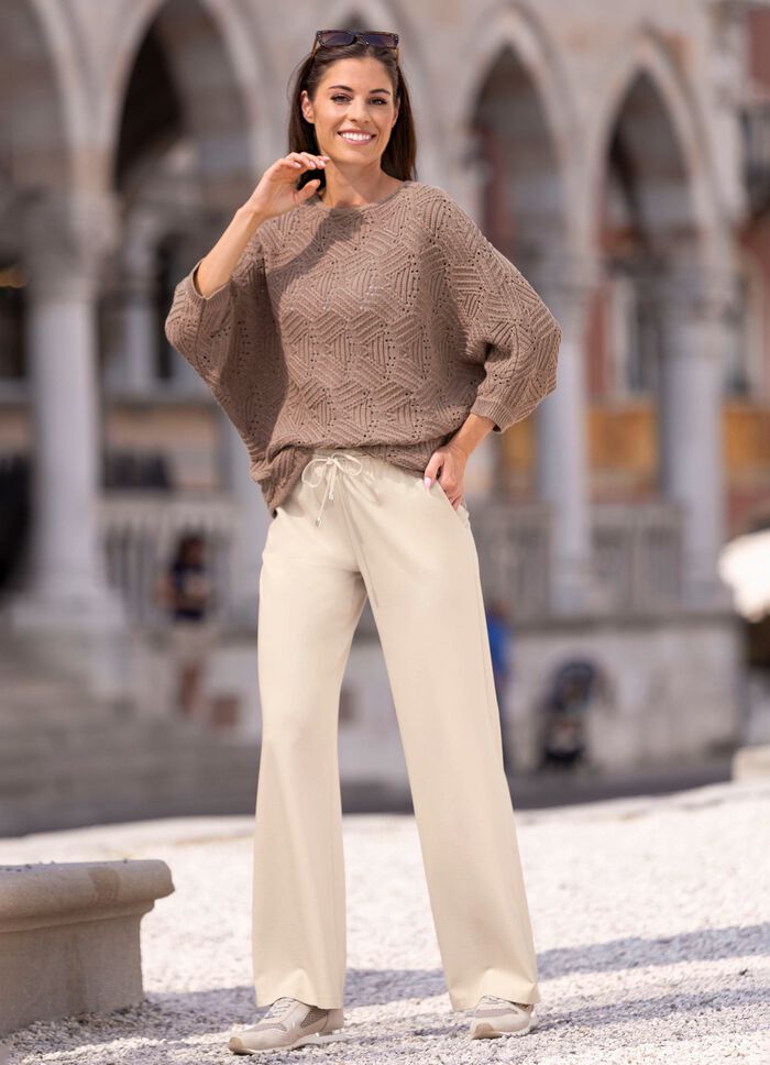 Tr&ouml;ja gjord av h&aring;llbart &aring;tervunnen bomull 