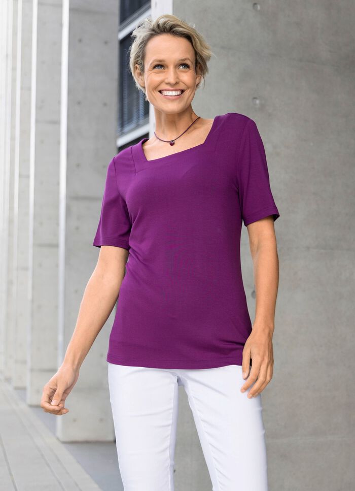 Skjorta med en intressant urringning i 3 f&auml;rger B&Auml;R