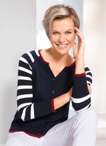 Kofta med dekorativ halsringning 