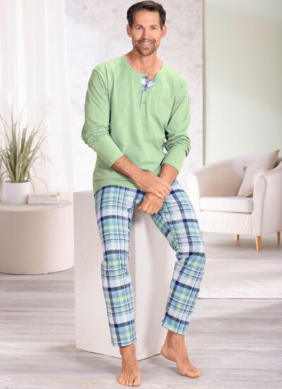 Pyjamas med knappsl&aring; och &ouml;ppna manschetter 