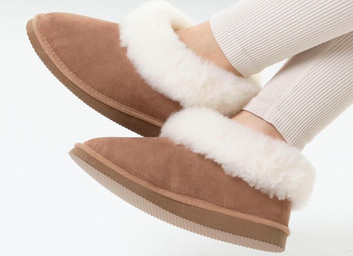 ELENA EDEN, varma damtofflor, bredd G, med lammskinn TOBAKSBRUN