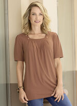 L&aring;ng skjorta med dekorativa knappar 