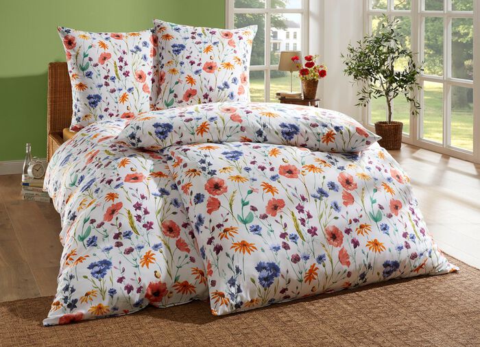 S&auml;ngkl&auml;der i mikrofiberkvalitet tryckt p&aring; b&aring;da sidor 