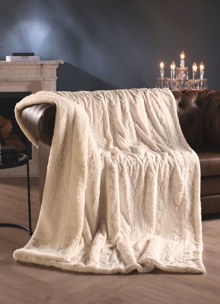 Mysig filt av fuskp&auml;lsimitation 