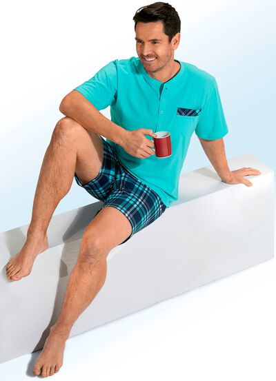 Shorty i ekologisk bomull, knappsl&aring;, p&aring;sydd br&ouml;stficka och rutm&ouml;nster 