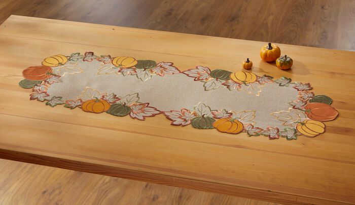 Bords- och rumsdekoration med inbyggt gl&auml;nsande garn 