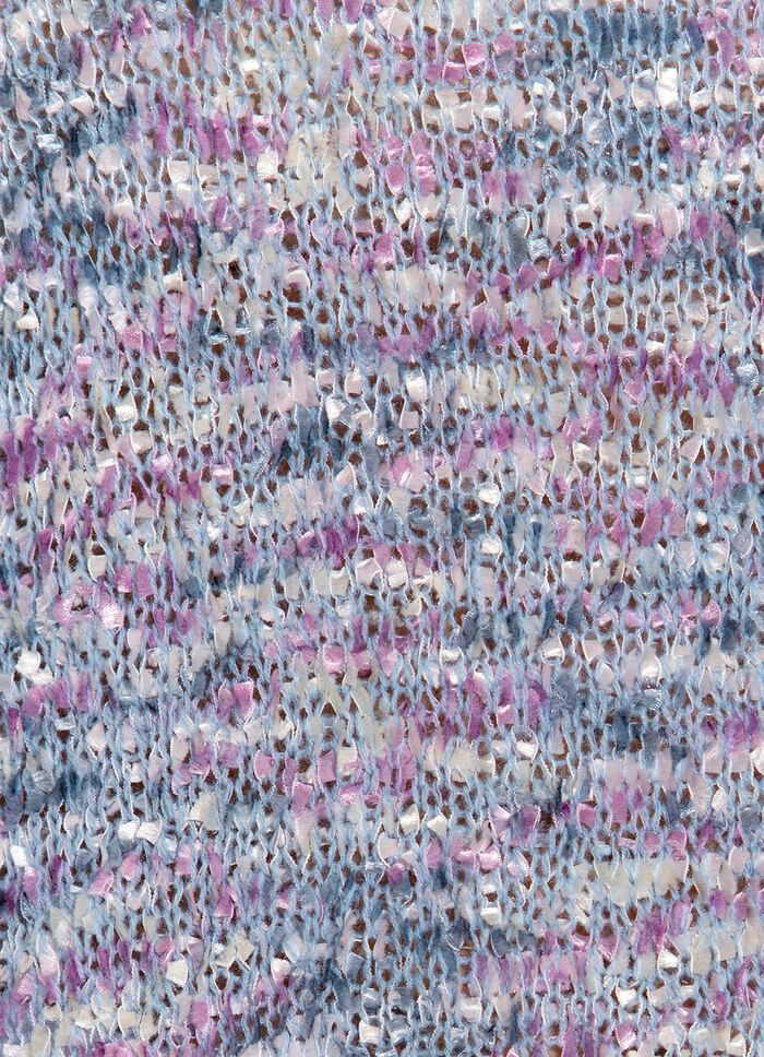 Tr&ouml;ja gjord av fint fj&auml;dergarn 