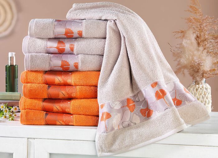 Frott&eacute;serie med tryckt polyesterb&aring;rd 