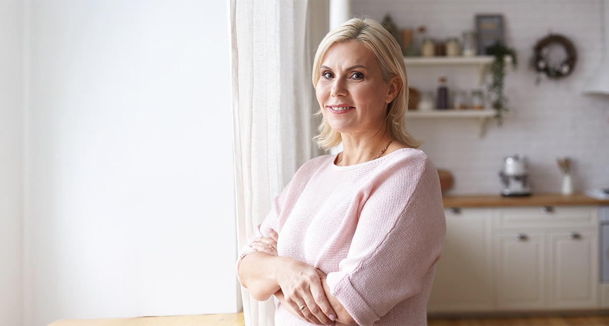 Mode för kvinnor över 50 med mage